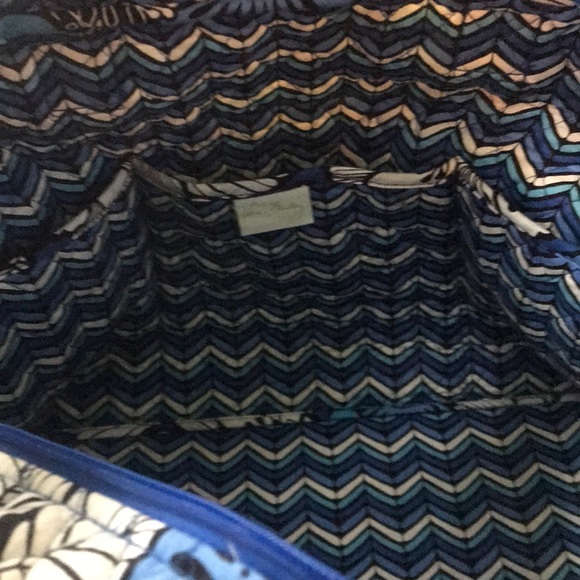 Vera Bradley weekend bag, duffel bag, travel bag🗺 - Picture 6 of 8